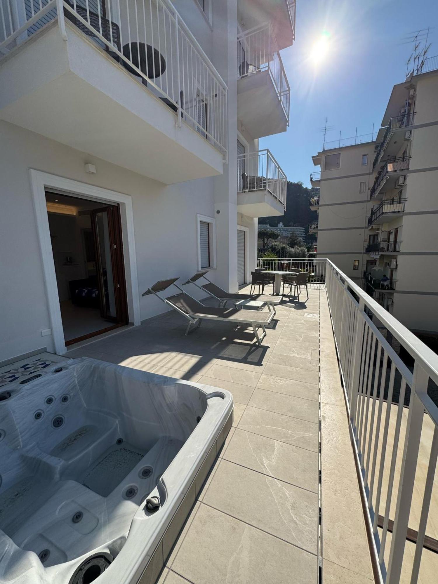 Hotel Leone Sorrento Luaran gambar