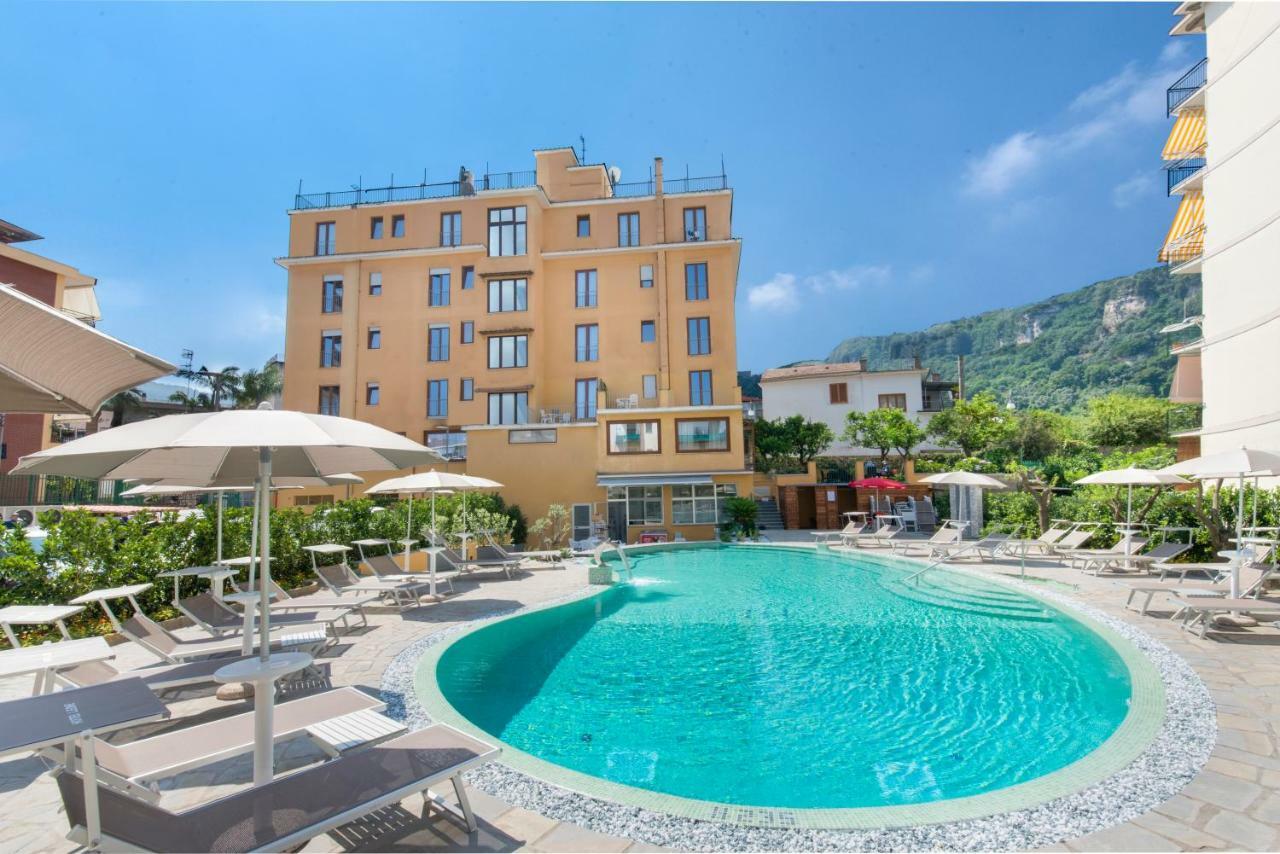 Hotel Leone Sorrento Luaran gambar
