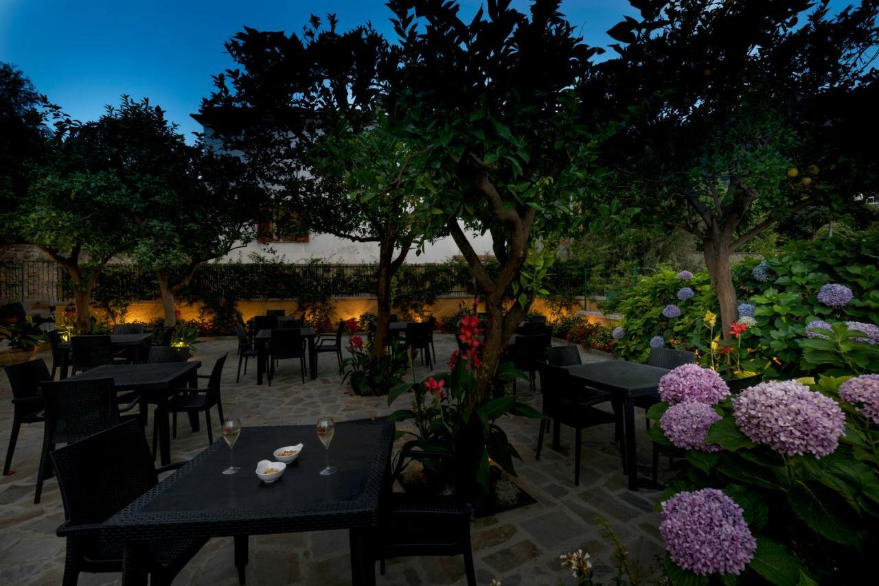 Hotel Leone Sorrento Luaran gambar