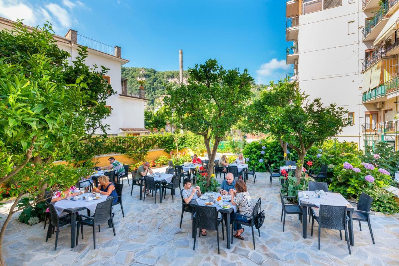 Hotel Leone Sorrento Luaran gambar